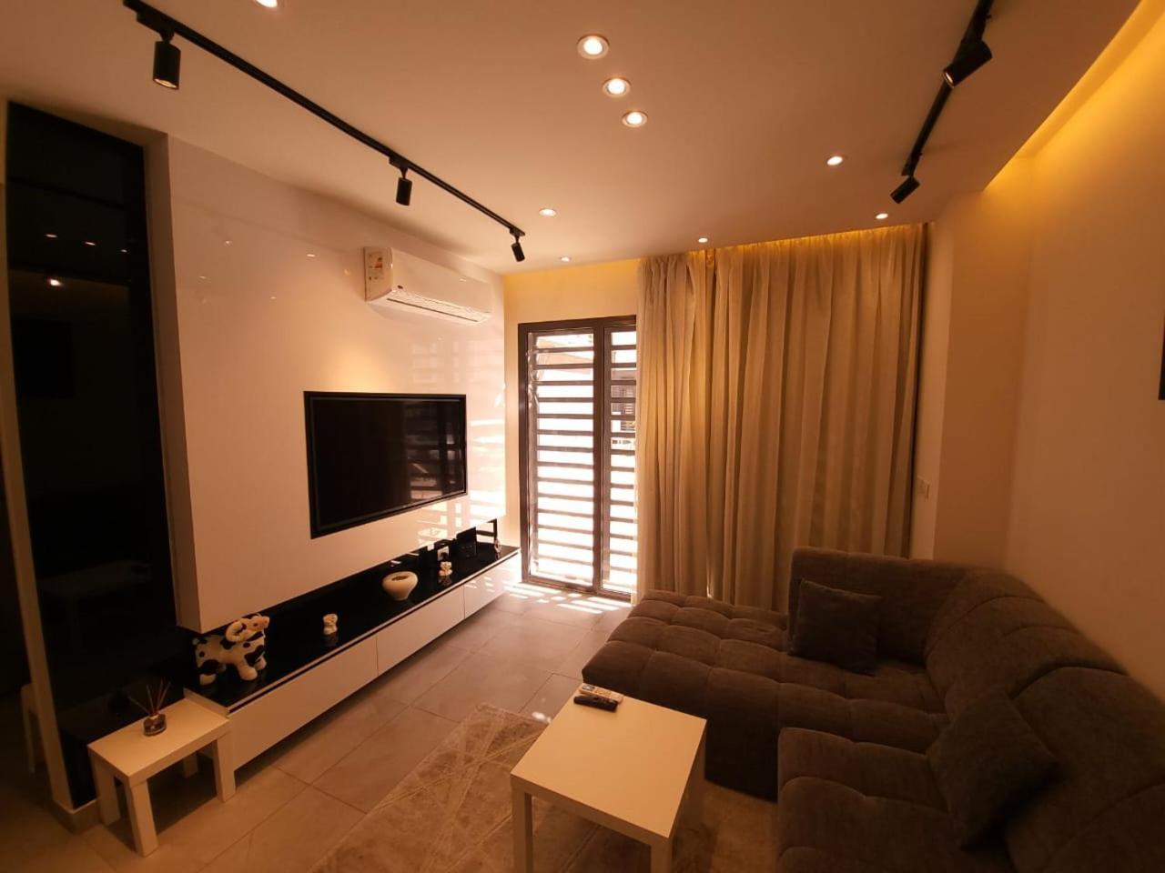 Madinity B8 - Fantasy Apartment *